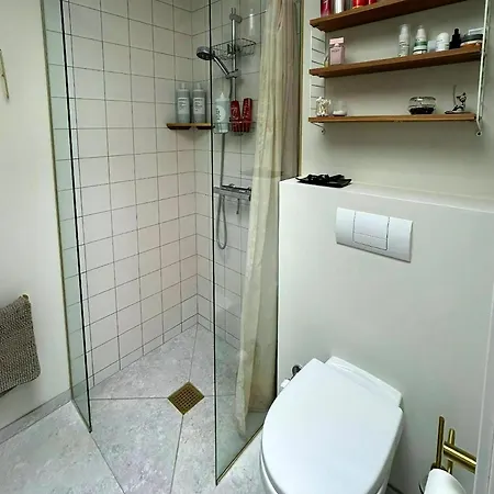 Hus Med Badebro Og Havudsigt Pa Margretheholmen 코펜하겐